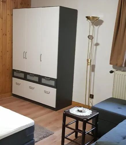 Claudia Apartmán Grobming